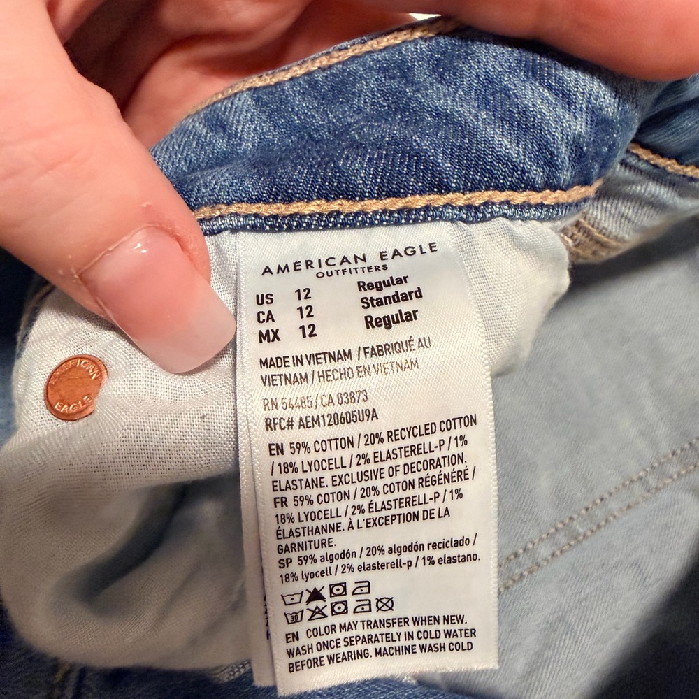 American Eagle Outfitters Blue Flare Jeans - Picture 5 of 5